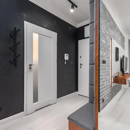 Miedzynarodowa 31a By Homeprime Apartment *